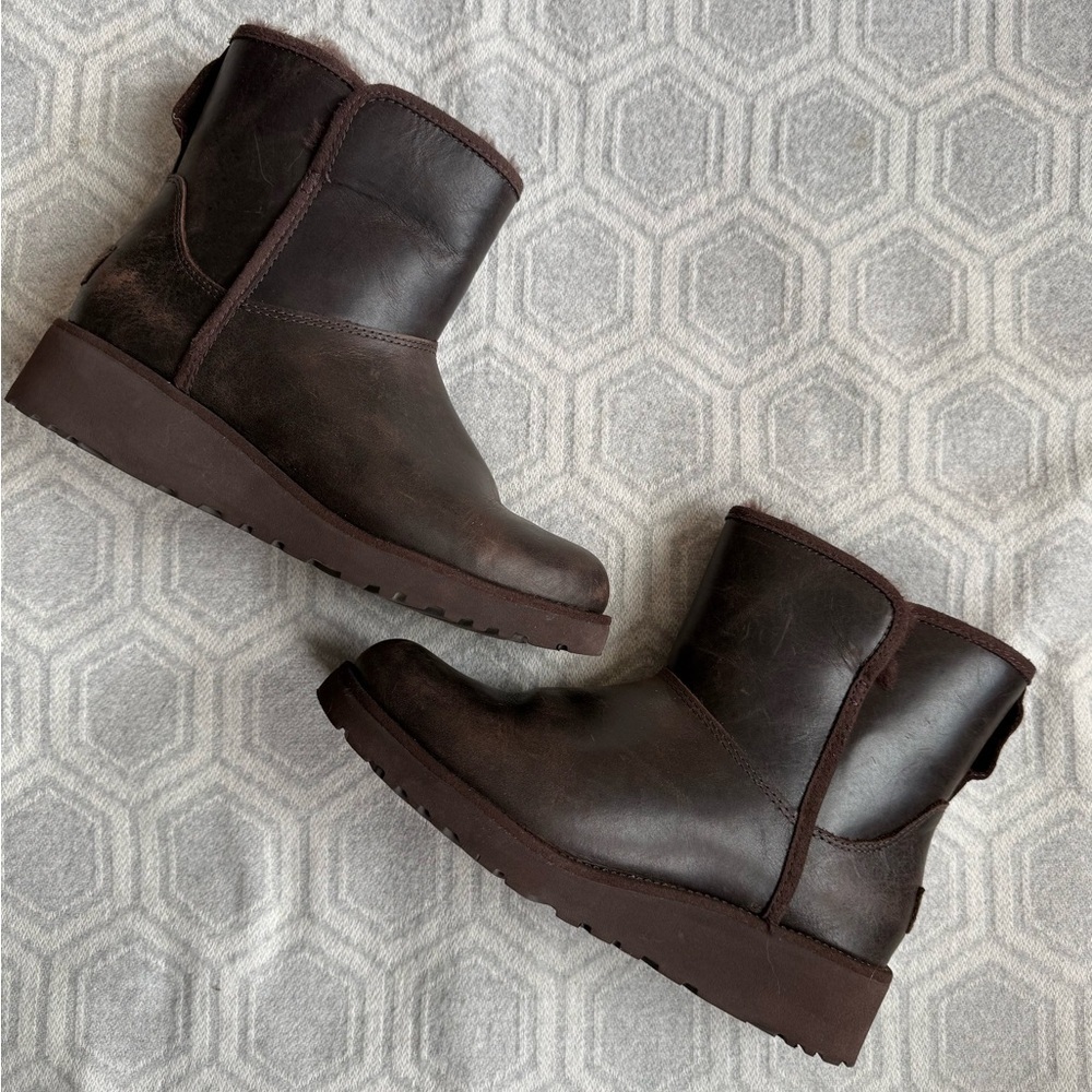 UGG Classic Short Leather Boots Brown Sheepskin Lined Women’s 6 EU 37 - Picture 4 of 12